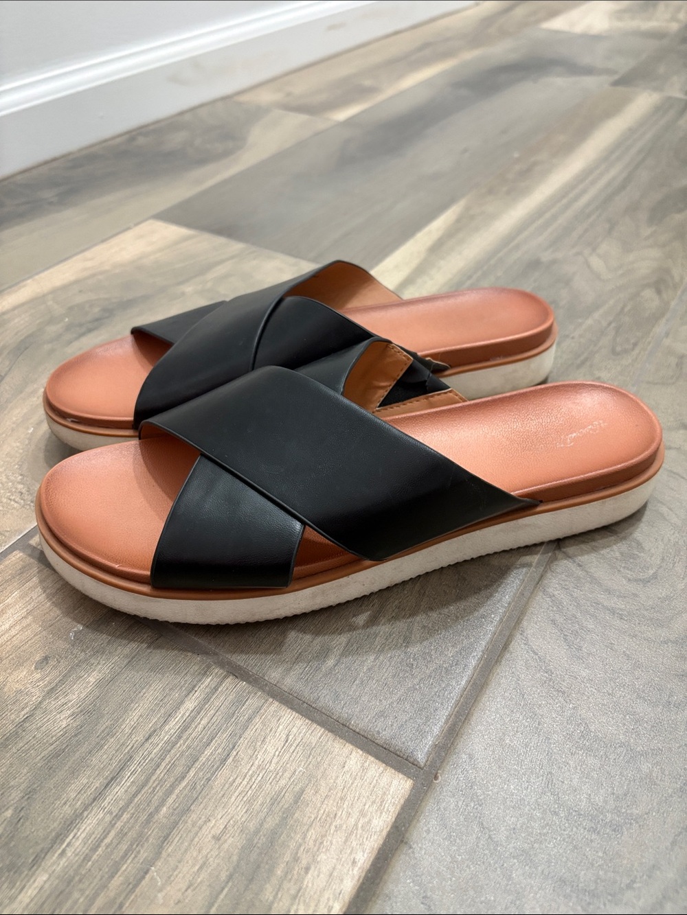 Universal Thread Black Crisscross Slide Sandals - Size 10